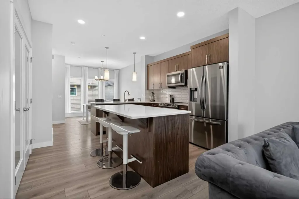 226 148 Avenue NW Calgary AB T3P 1N1