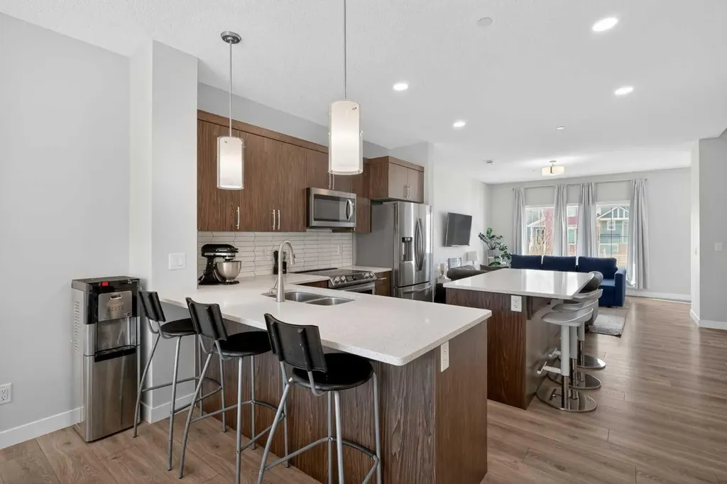 226 148 Avenue NW Calgary AB T3P 1N1