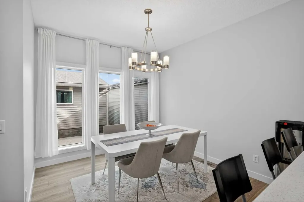 226 148 Avenue NW Calgary AB T3P 1N1