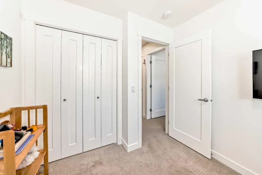 52 Walden Lane SE Calgary AB T2X 2A7