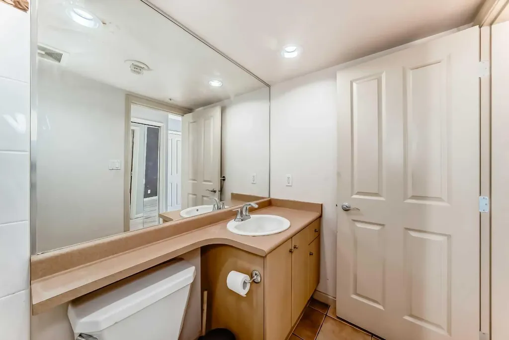 650 10 Street SW Calgary AB T2P 5G4