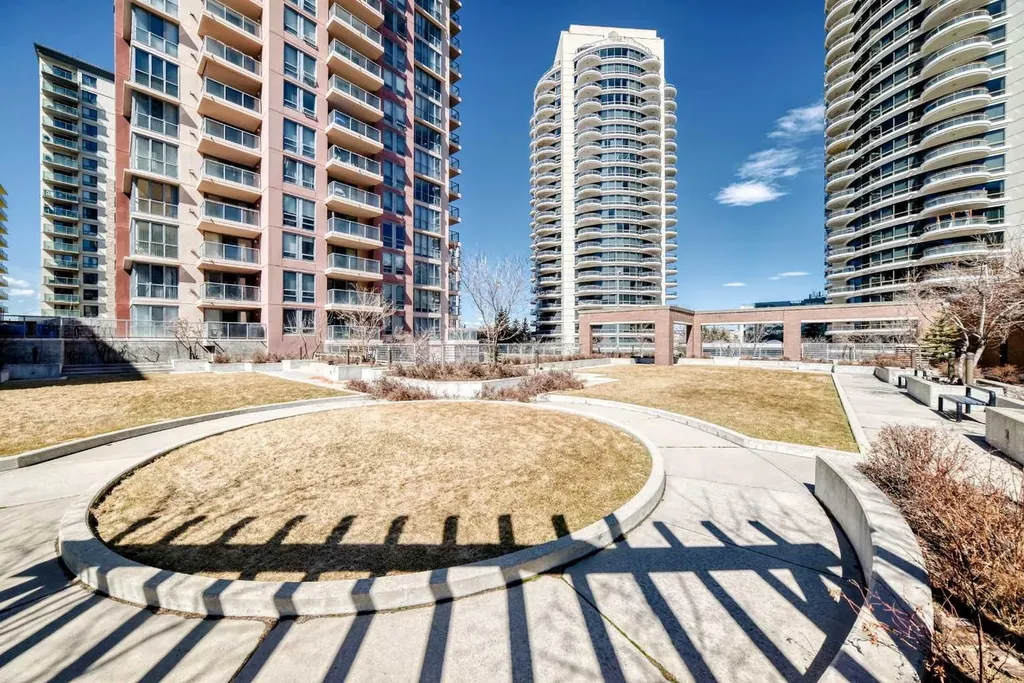 650 10 Street SW Calgary AB T2P 5G4