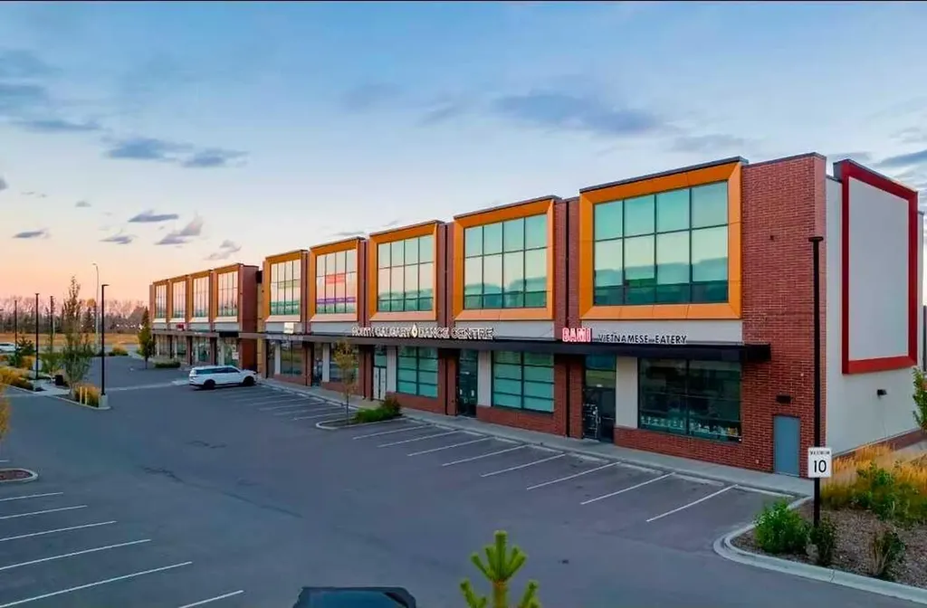 12 Royal Vista Way NW Calgary AB T3R 0N6