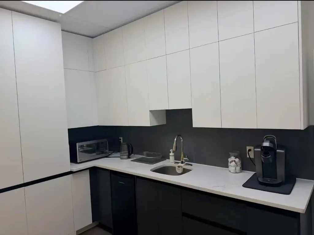 12 Royal Vista Way NW Calgary AB T3R 0N6