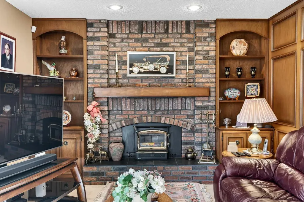 168 Templewood Drive NE Calgary AB T1Y4G8