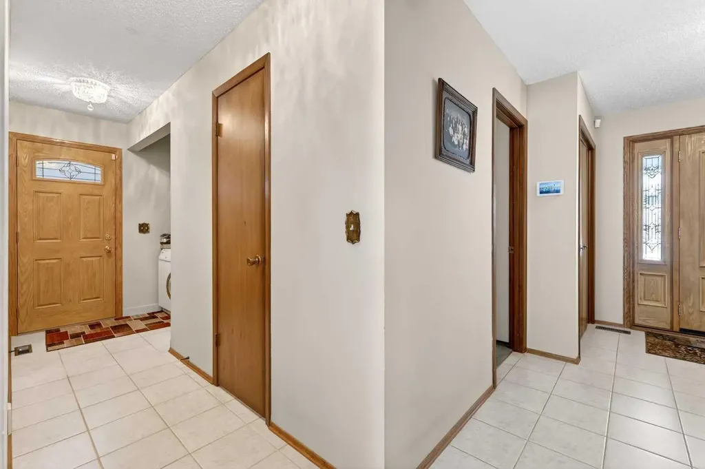 168 Templewood Drive NE Calgary AB T1Y4G8