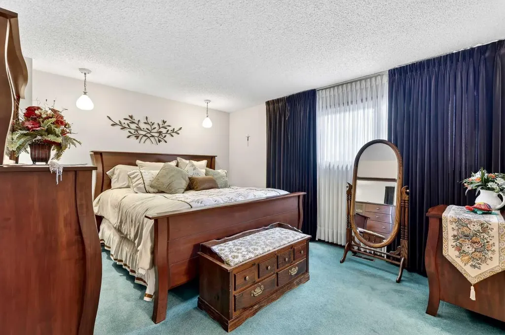 168 Templewood Drive NE Calgary AB T1Y4G8