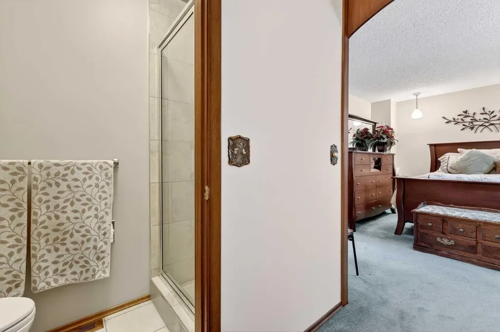 168 Templewood Drive NE Calgary AB T1Y4G8
