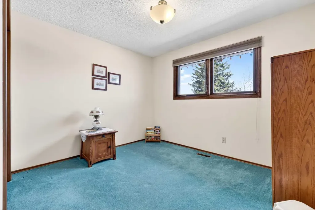 168 Templewood Drive NE Calgary AB T1Y4G8