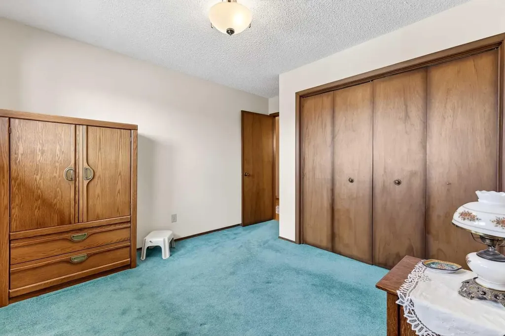 168 Templewood Drive NE Calgary AB T1Y4G8