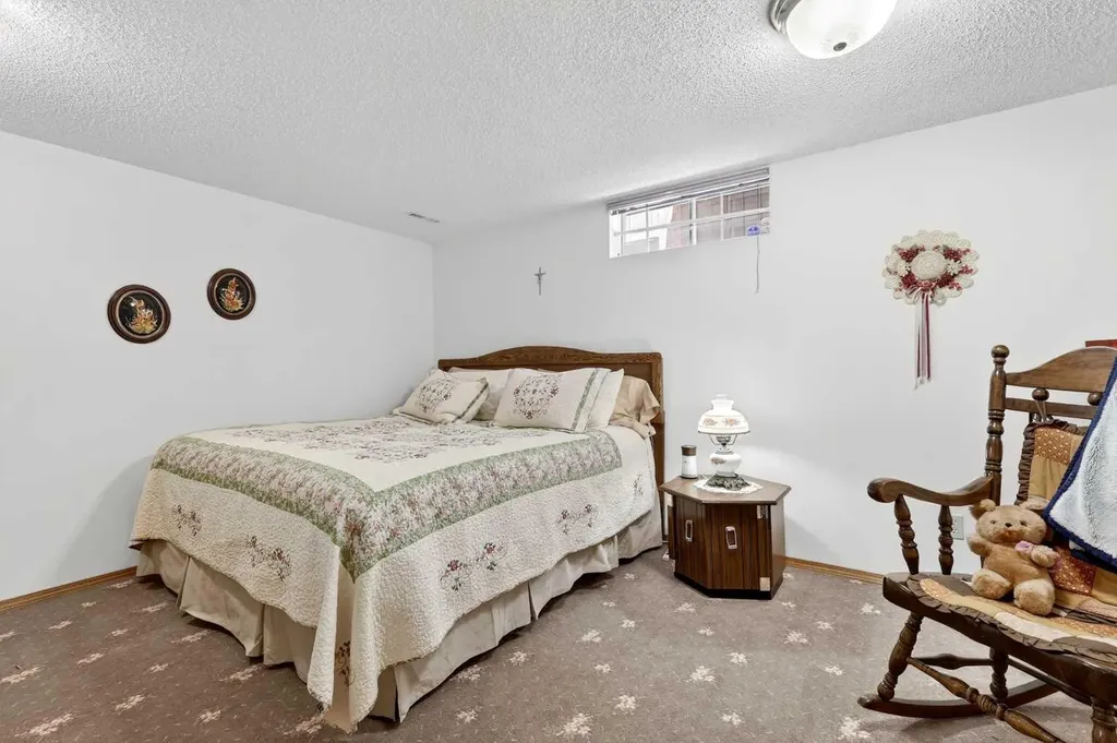 168 Templewood Drive NE Calgary AB T1Y4G8