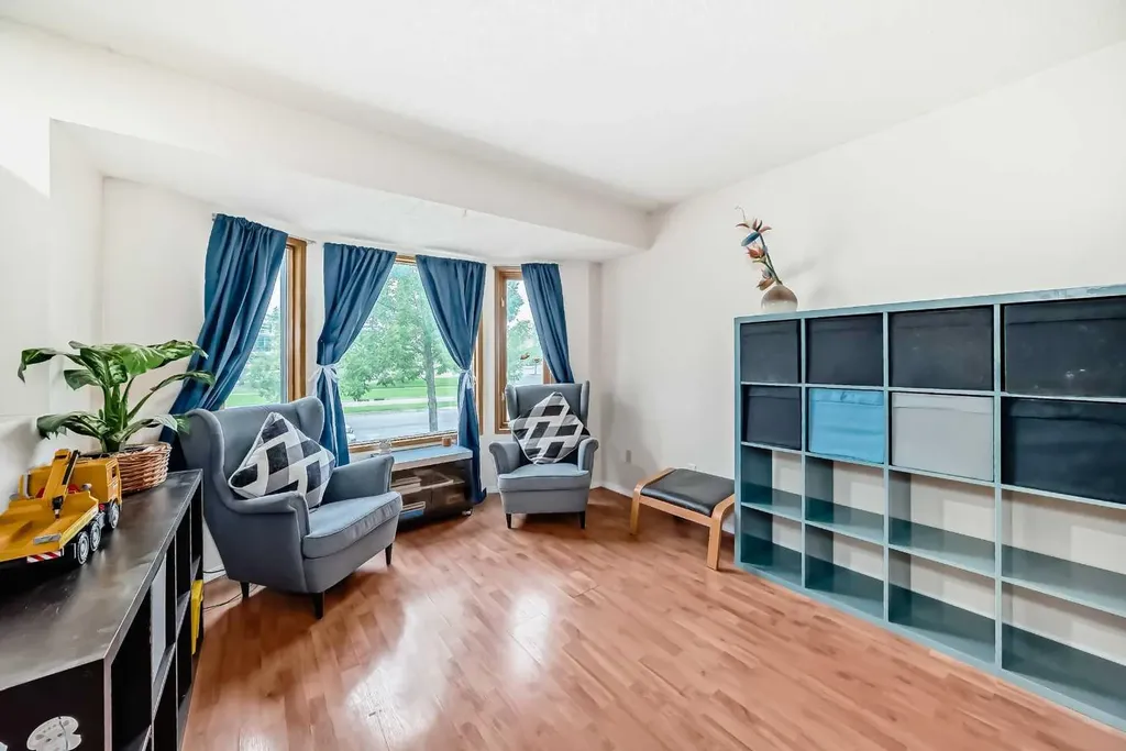 110 Edgeburn Crescent NW Calgary AB T3A 4K3