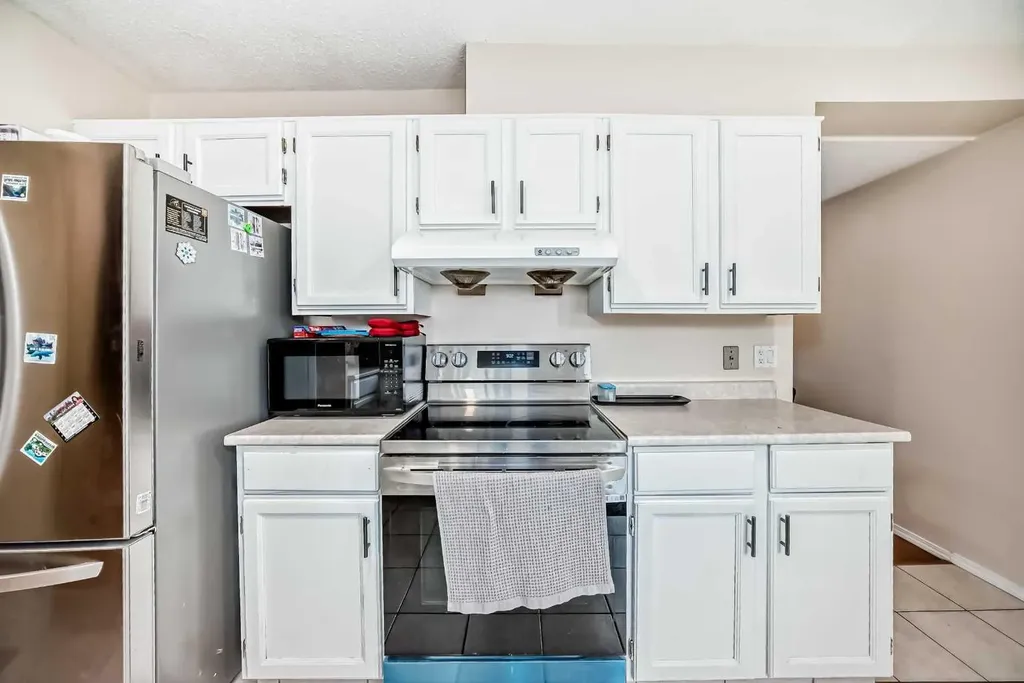 110 Edgeburn Crescent NW Calgary AB T3A 4K3