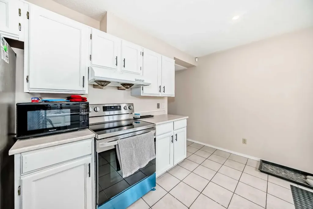 110 Edgeburn Crescent NW Calgary AB T3A 4K3
