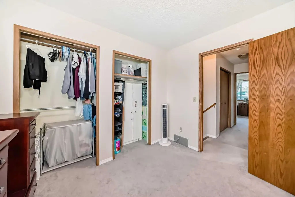 110 Edgeburn Crescent NW Calgary AB T3A 4K3