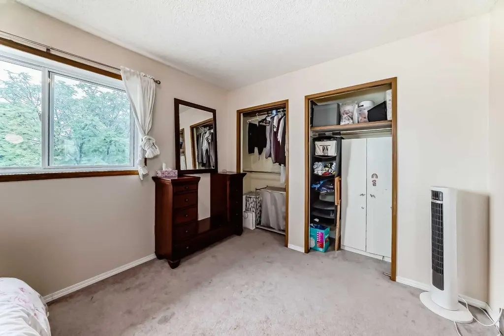 110 Edgeburn Crescent NW Calgary AB T3A 4K3