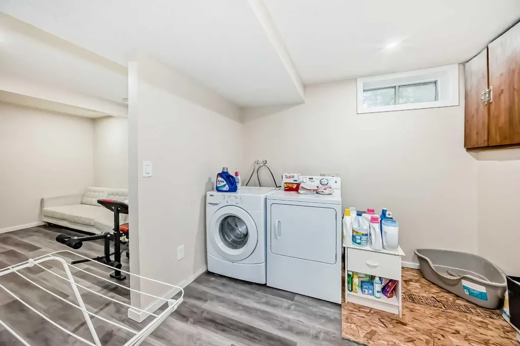 110 Edgeburn Crescent NW Calgary AB T3A 4K3