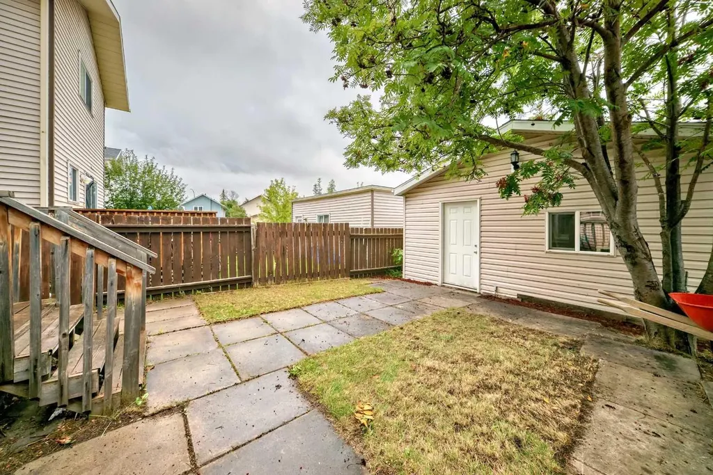 110 Edgeburn Crescent NW Calgary AB T3A 4K3