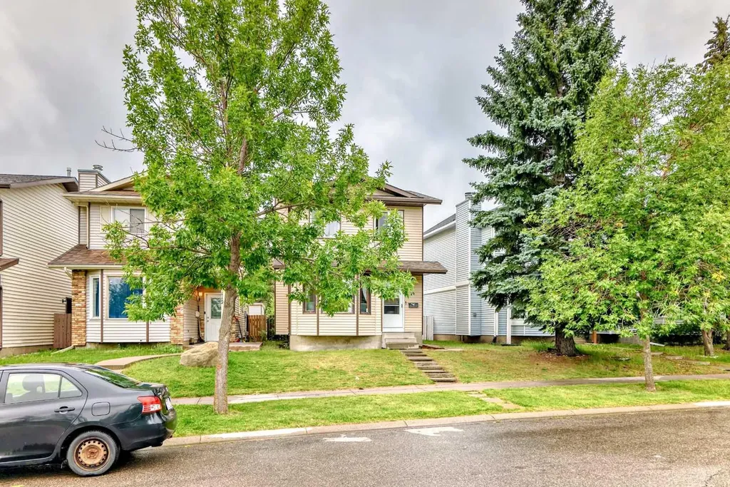 110 Edgeburn Crescent NW Calgary AB T3A 4K3