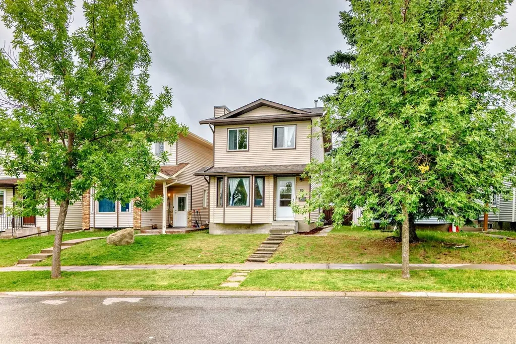 110 Edgeburn Crescent NW Calgary AB T3A 4K3
