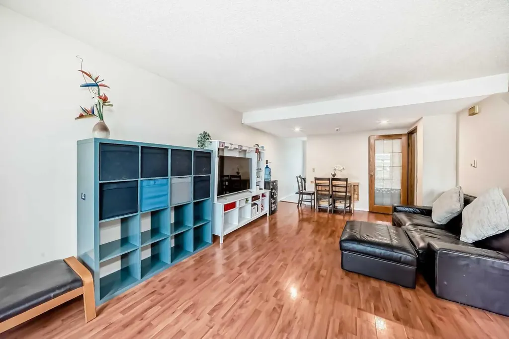 110 Edgeburn Crescent NW Calgary AB T3A 4K3