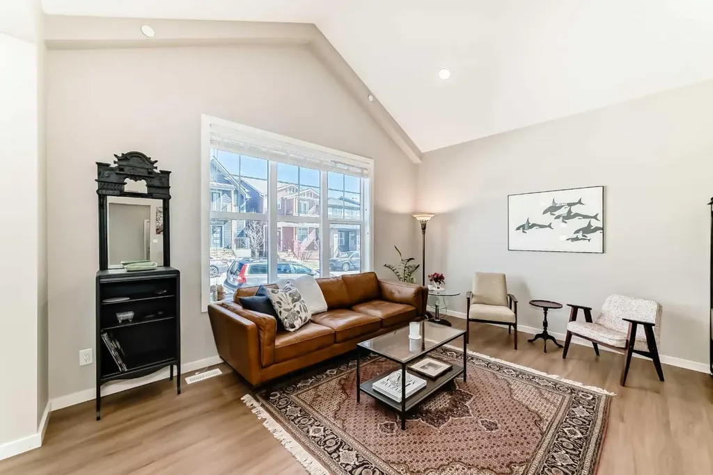 277 Lucas Avenue NW Calgary AB T3P 1S3