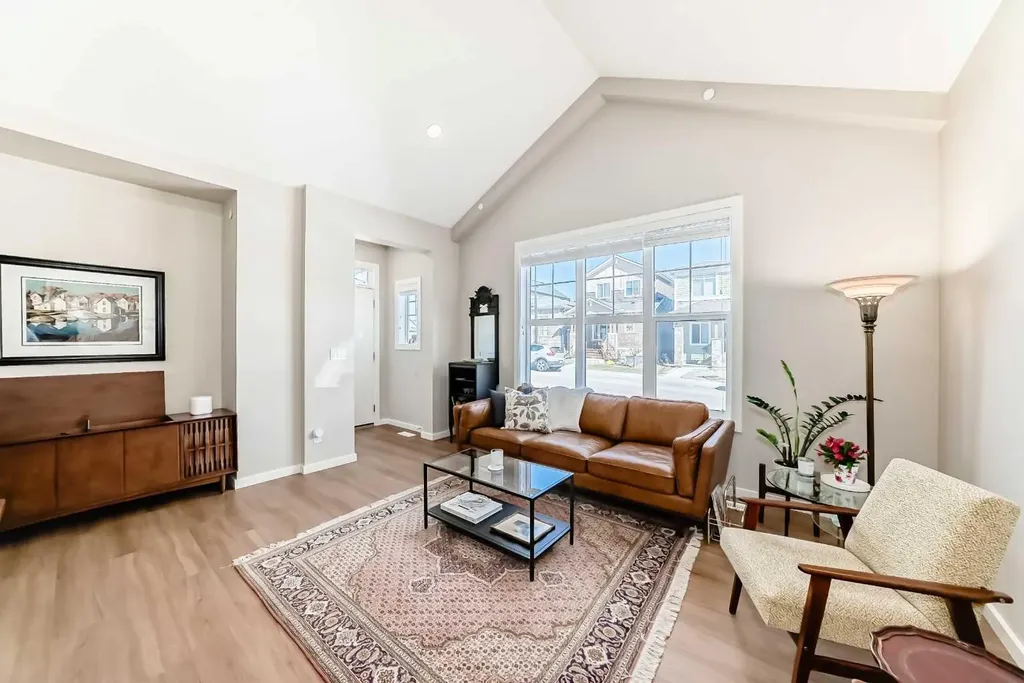 277 Lucas Avenue NW Calgary AB T3P 1S3