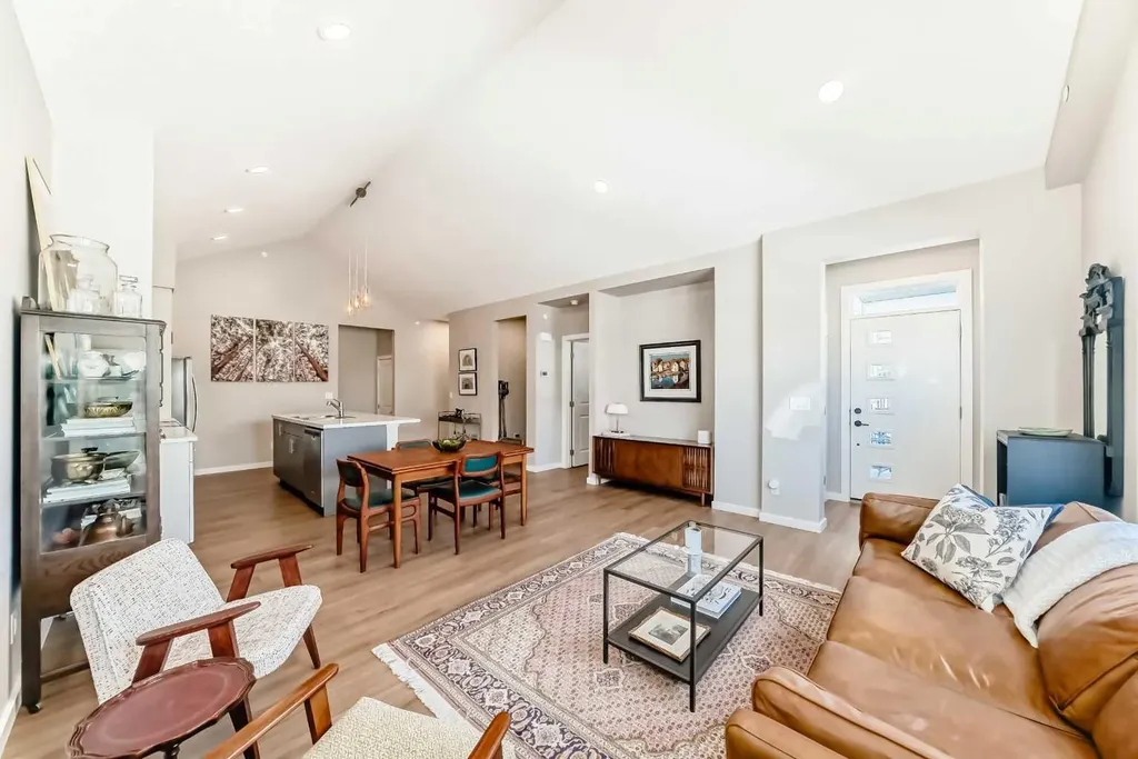 277 Lucas Avenue NW Calgary AB T3P 1S3