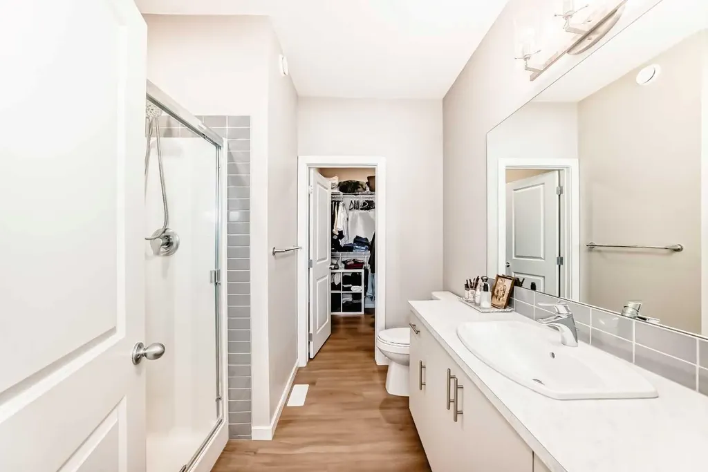 277 Lucas Avenue NW Calgary AB T3P 1S3