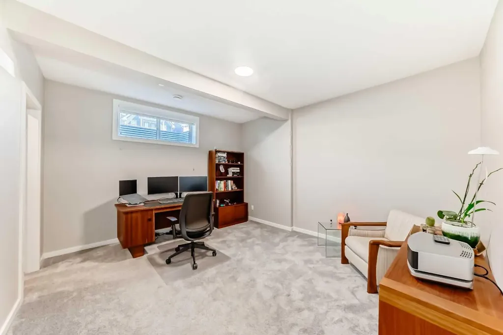 277 Lucas Avenue NW Calgary AB T3P 1S3