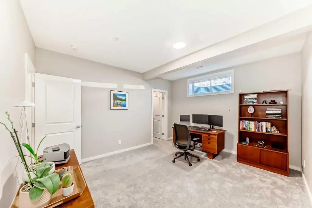 277 Lucas Avenue NW Calgary AB T3P 1S3