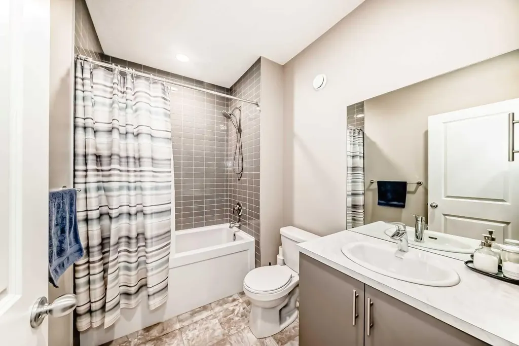 277 Lucas Avenue NW Calgary AB T3P 1S3