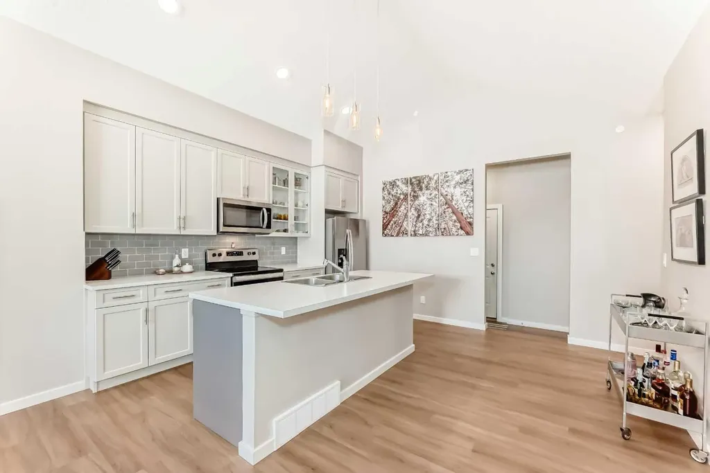 277 Lucas Avenue NW Calgary AB T3P 1S3