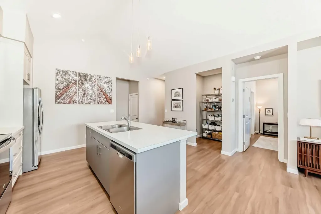 277 Lucas Avenue NW Calgary AB T3P 1S3