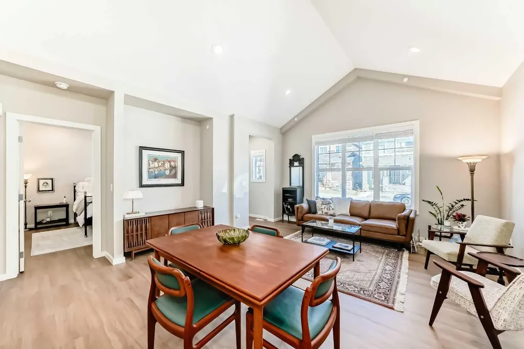 277 Lucas Avenue NW Calgary AB T3P 1S3