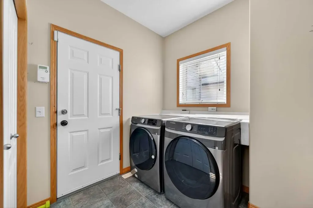359 Rocky Ridge Drive NW Calgary AB T3G4X3