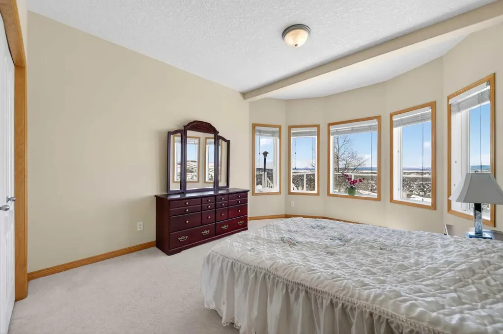 359 Rocky Ridge Drive NW Calgary AB T3G4X3