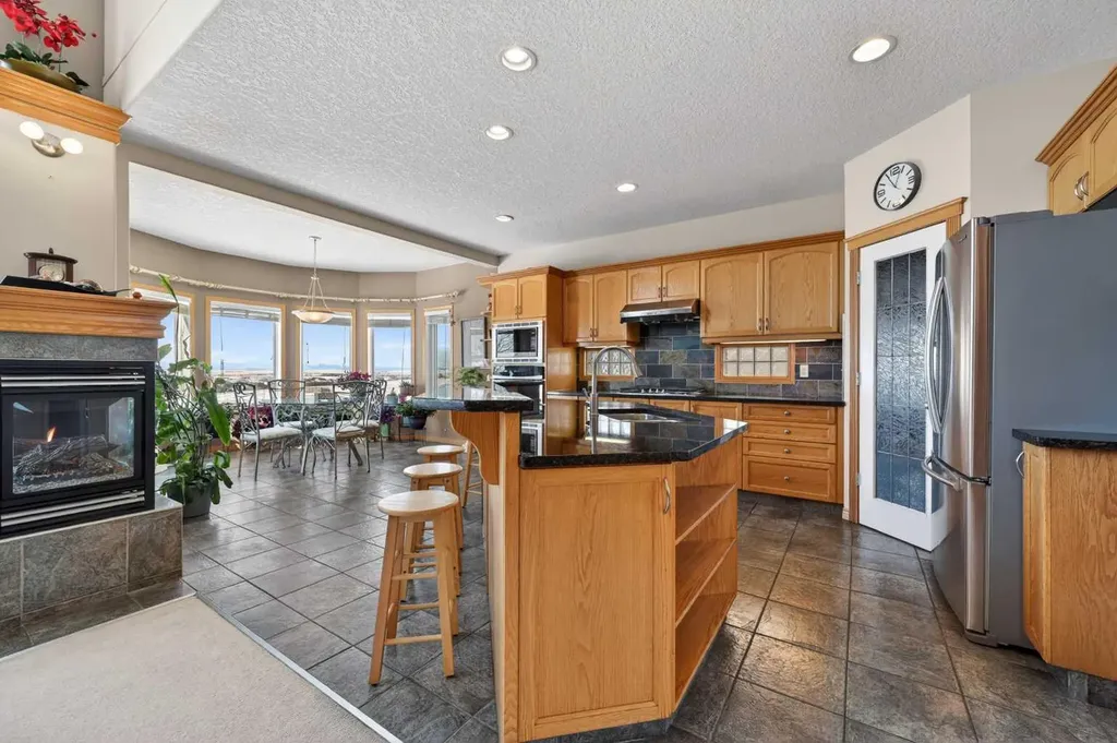 359 Rocky Ridge Drive NW Calgary AB T3G4X3
