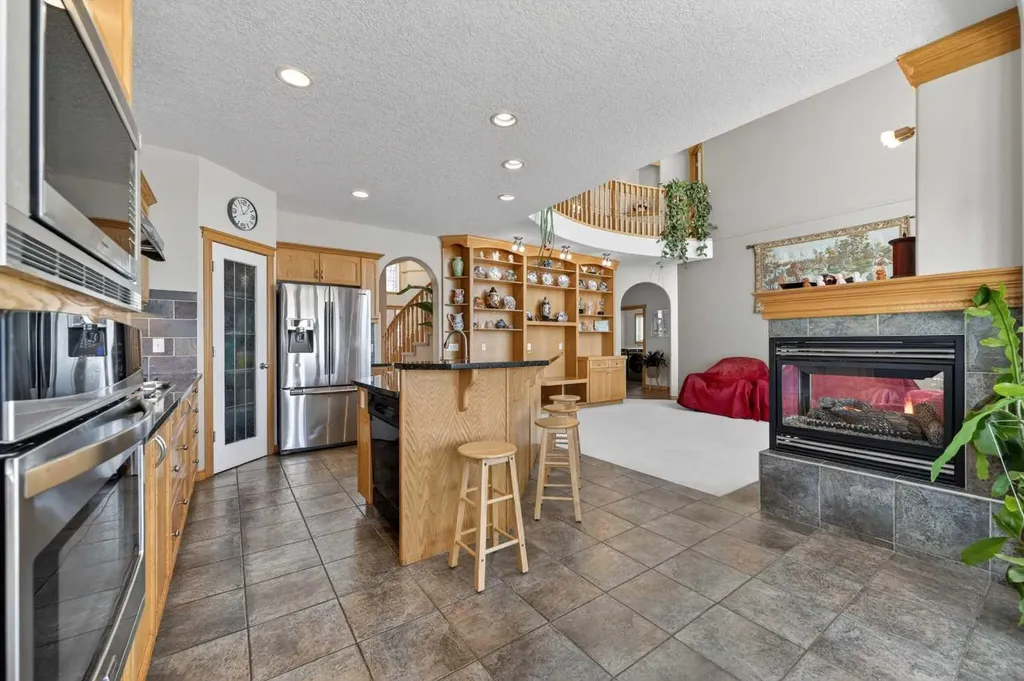 359 Rocky Ridge Drive NW Calgary AB T3G4X3