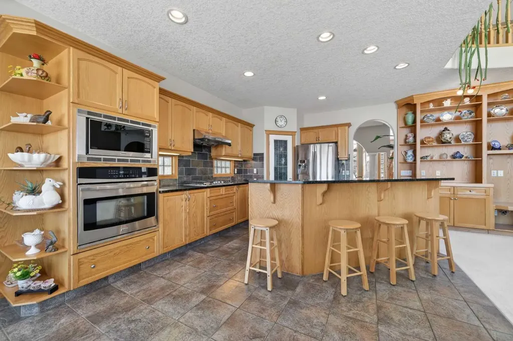 359 Rocky Ridge Drive NW Calgary AB T3G4X3