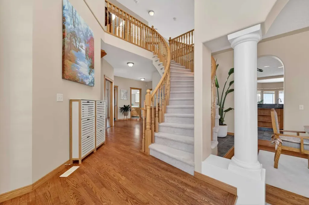 359 Rocky Ridge Drive NW Calgary AB T3G4X3