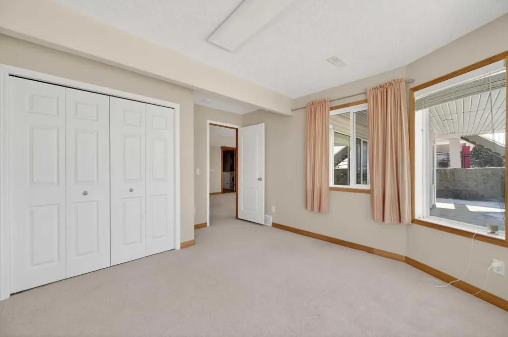 359 Rocky Ridge Drive NW Calgary AB T3G4X3