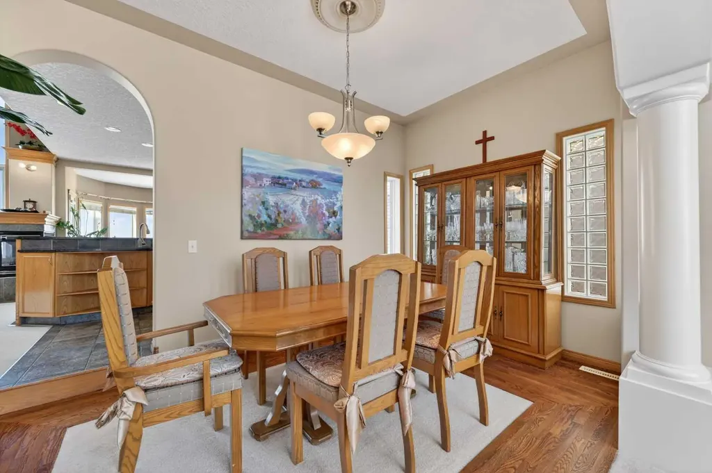 359 Rocky Ridge Drive NW Calgary AB T3G4X3