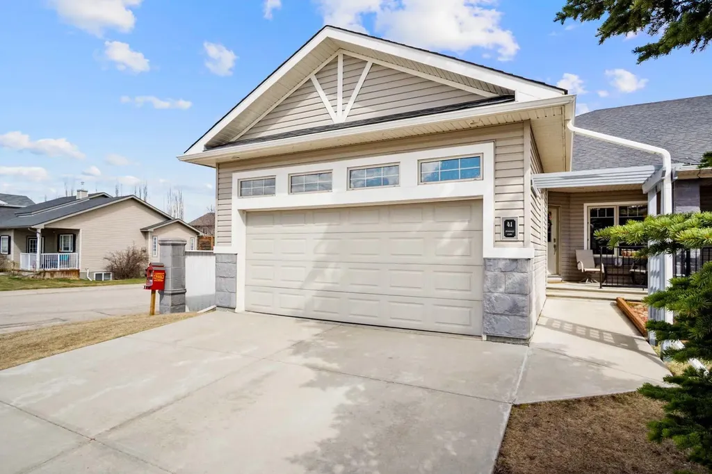 41 Stromsay Gate Carstairs AB T0M0N0