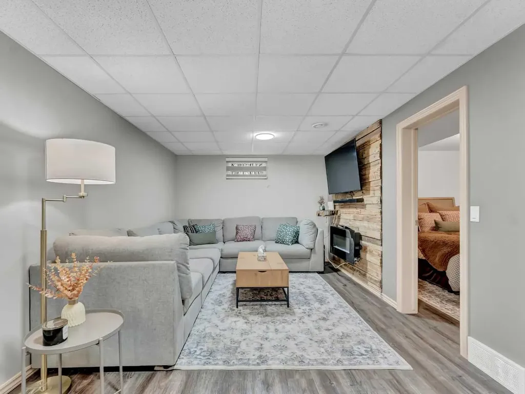 109 9 Street NE Medicine Hat AB T1A 5S2