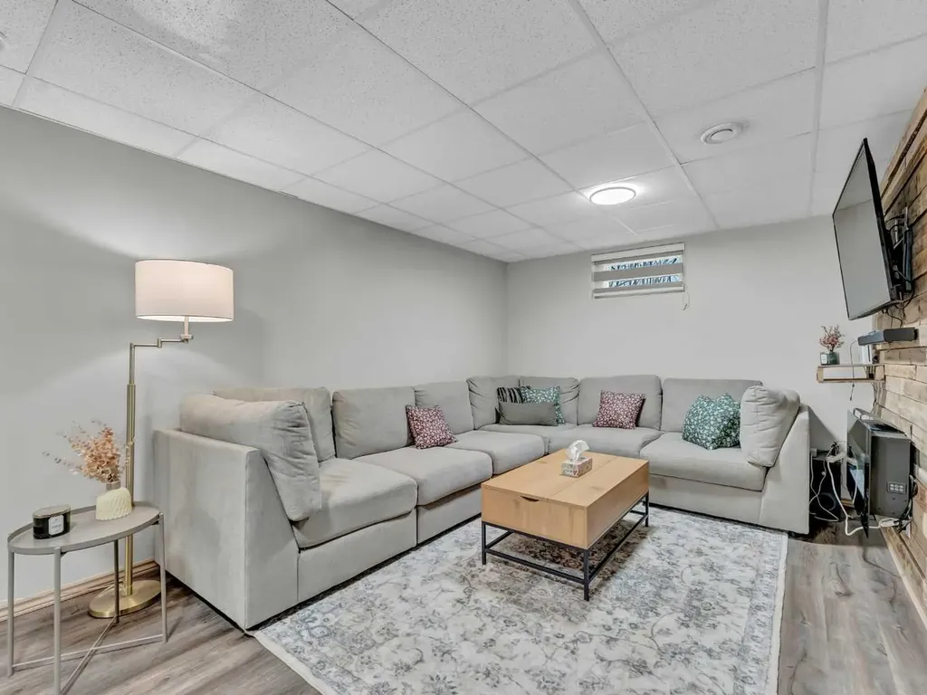 109 9 Street NE Medicine Hat AB T1A 5S2