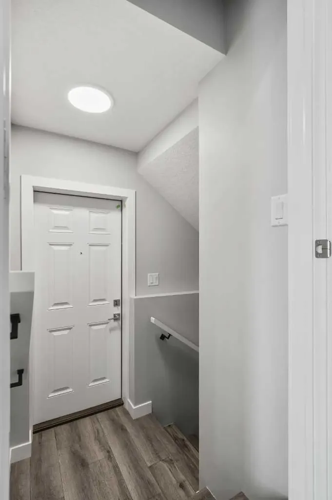 1058 Alpine Avenue SW Calgary AB T2Y 0T1