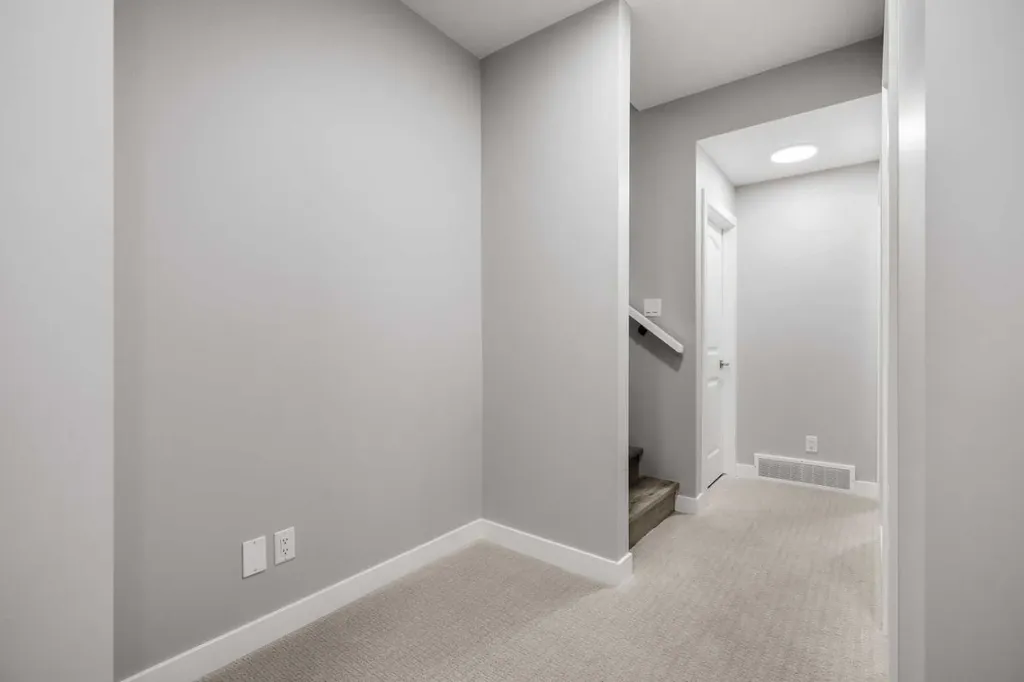 1058 Alpine Avenue SW Calgary AB T2Y 0T1