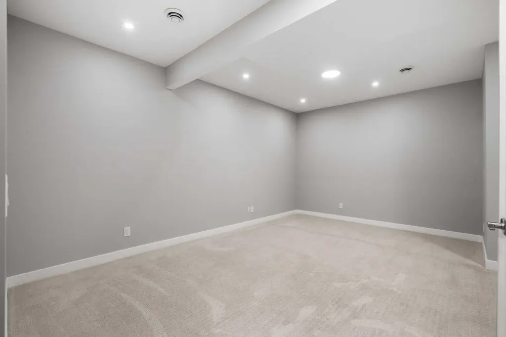 1058 Alpine Avenue SW Calgary AB T2Y 0T1