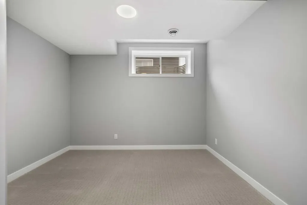 1058 Alpine Avenue SW Calgary AB T2Y 0T1
